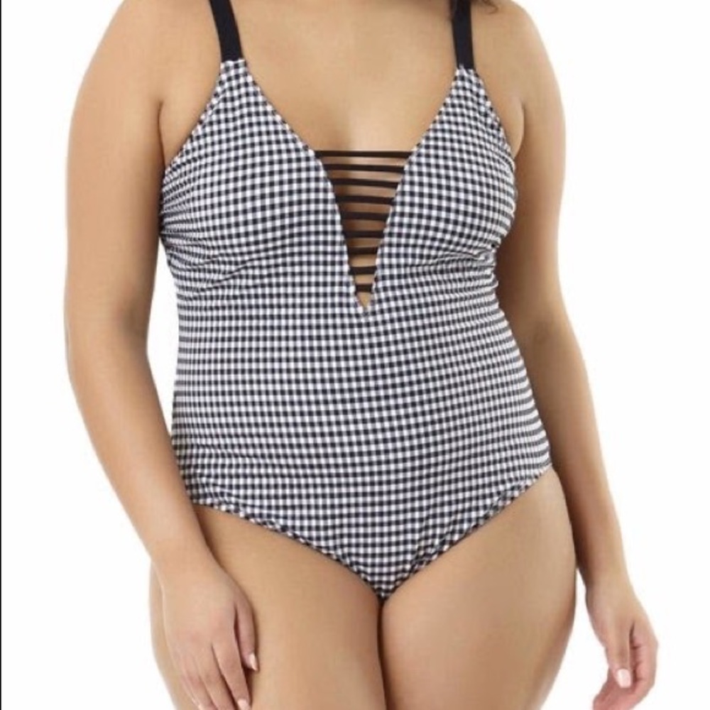NWOT Plus Size Gingham One Piece Swimsuit